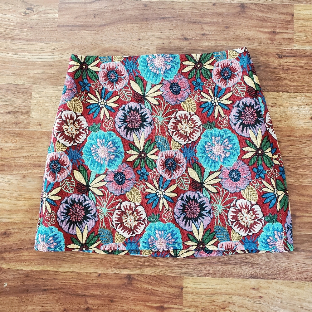 SHEIN Skirt Size Medium Floral Knit Mini Lined